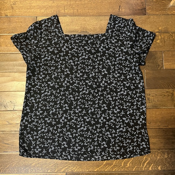 Small Reitman’s navy blue blouse - Picture 3 of 3